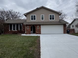 21505 Harney St, Elkhorn, NE 68022