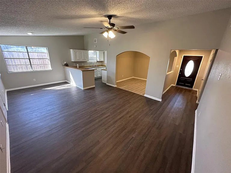 15935 Kenbrook Dr — Photo 10