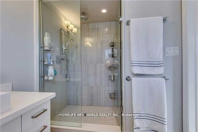 Toronto House for rent - 5 Bedrooms — photo 11
