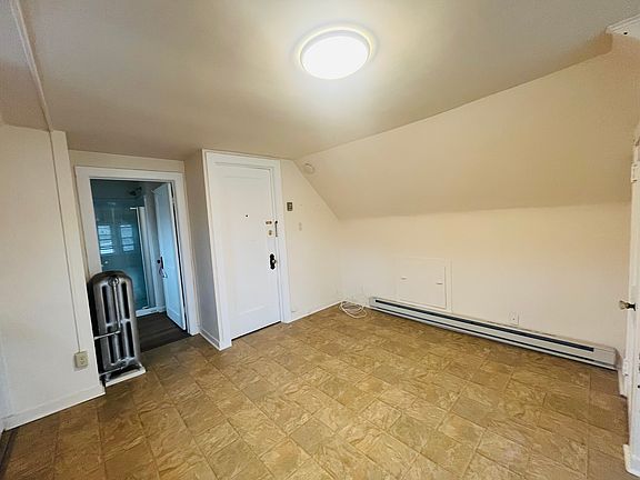 3rd image of 432 Richmond Ave #5