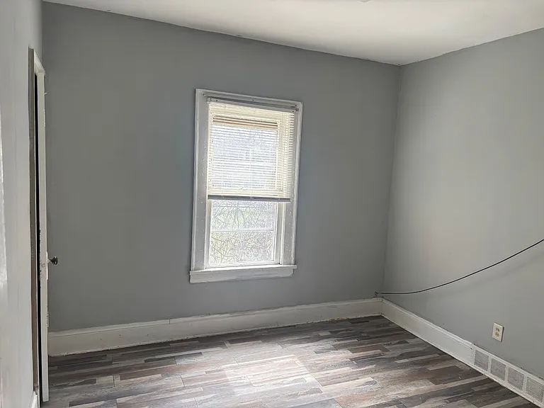 12702 Iowa Ave. — Photo 15
