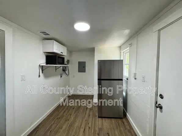 1756 NE 8th Ave APT 1, Gainesville, FL 32641