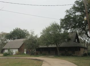 55 Robinhood Ln, Richwood, TX 77531