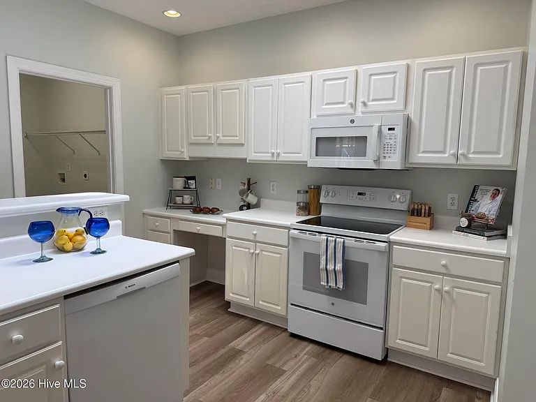 7820 Sanderling Pl — Photo 17
