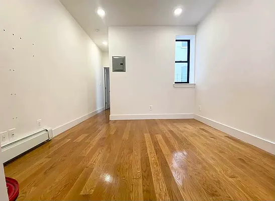 Rented by EastMount Realty LLC | media 4