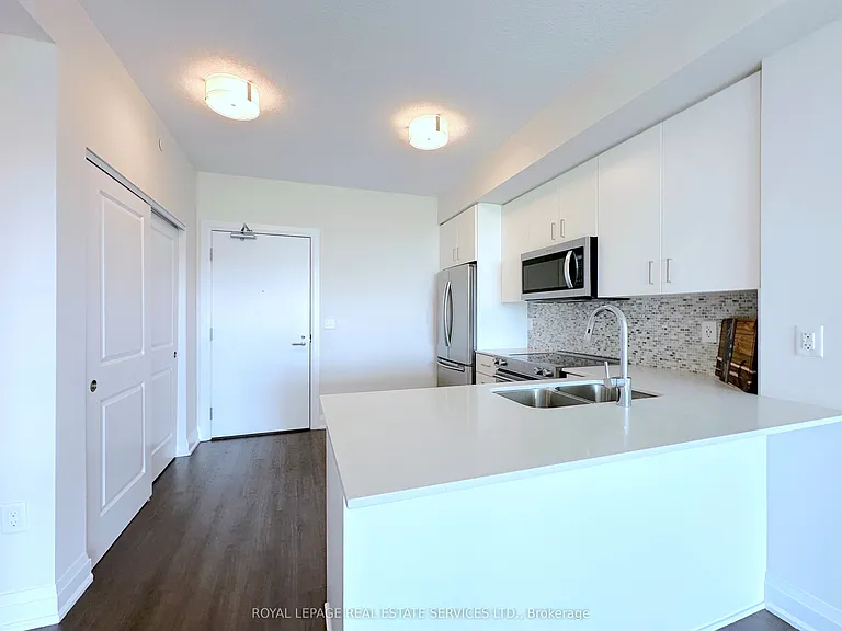 2333 Taunton Rd #407 — Photo 6