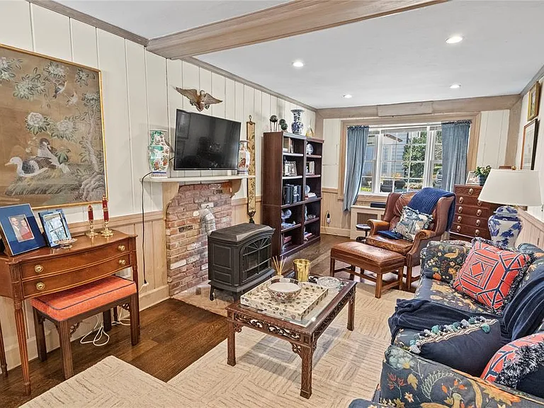 87 Piping Rock Rd #1 — Photo 9