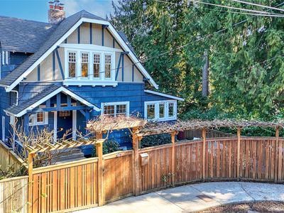 1128 38th Avenue, Seattle, WA, 98122