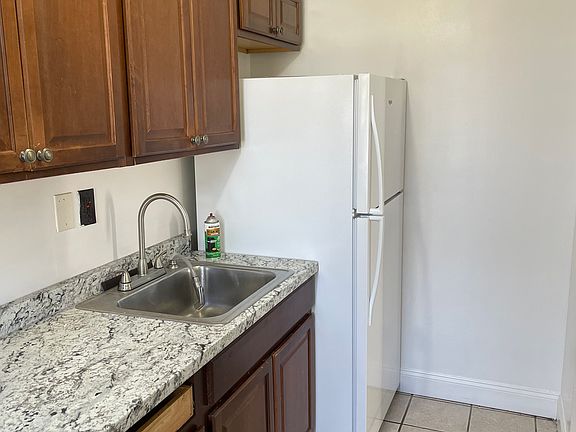 3rd image of 373 Westervelt Ave #1A