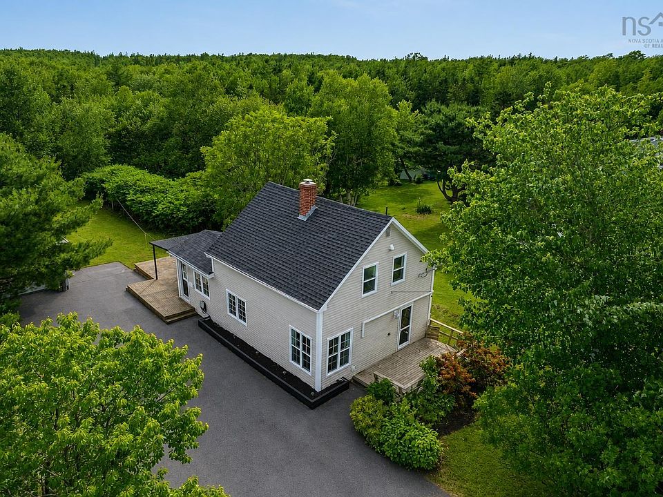 1st image of 60 Centre St