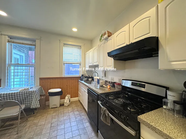 37 Hillside St #A — Photo 9