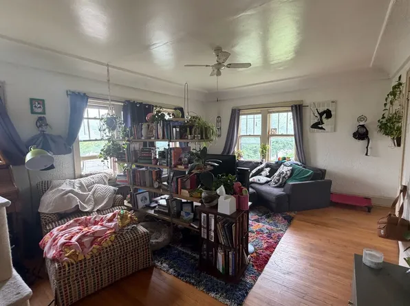 Charming 1 Bed / 1 Bath Apartment Filled with Natural Light, 1922 N Palmer St, Milwaukee, WI 53212