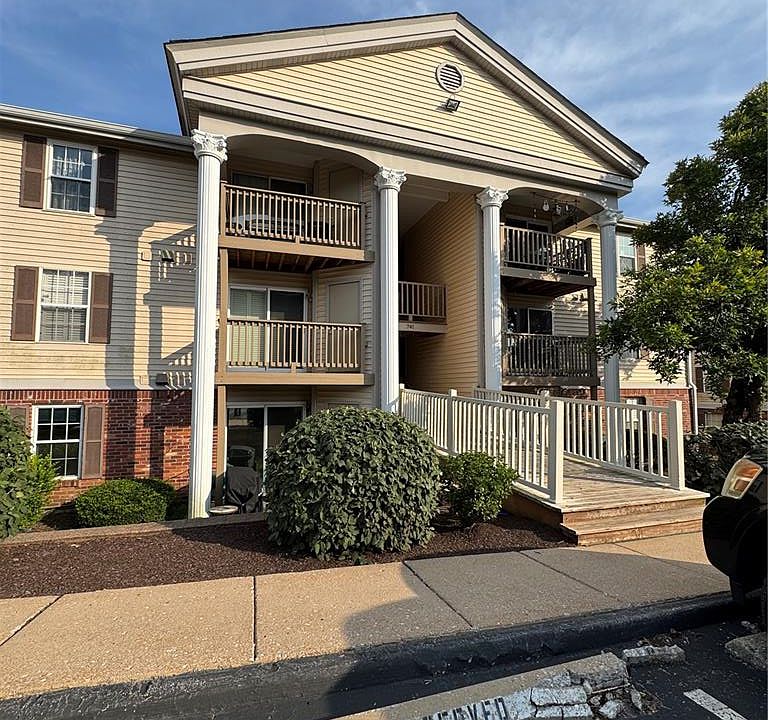 1st image of 741 Ridgeside Dr APT A