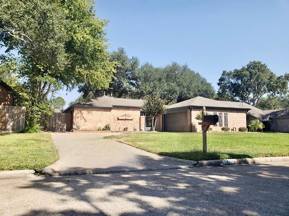 1st image of 14910 Beechmoor Dr