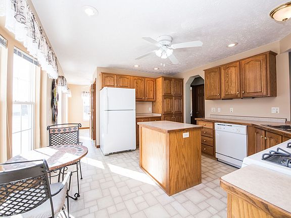 2nd image of 10914 W Doral Dr