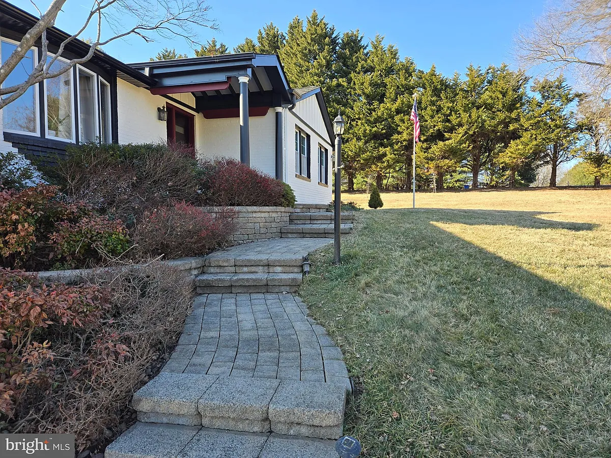 Building Photo - 3300 Mount Airy Ct
