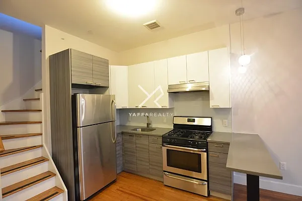 Rented by Yaffa Realty LLC | media 16