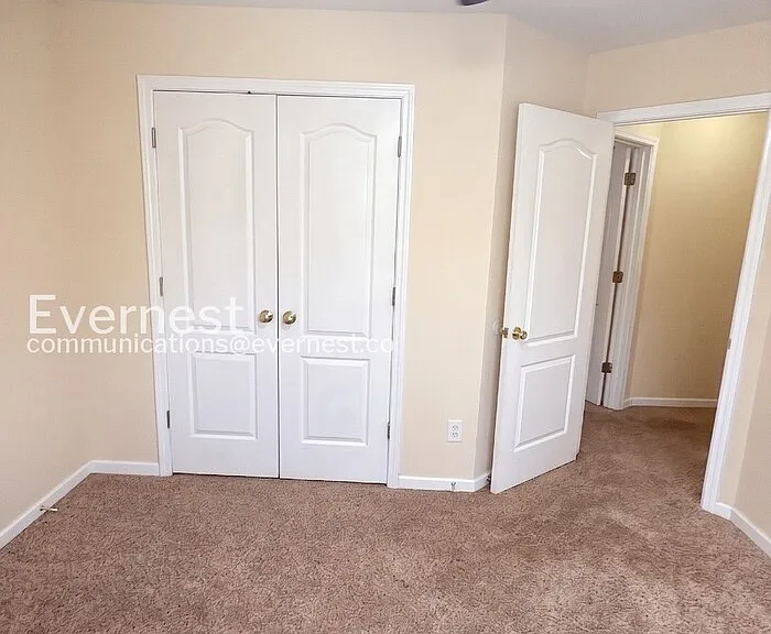 10718 Barberry Dr — Photo 17