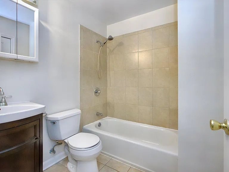 80 Pine St #2 — Photo 20