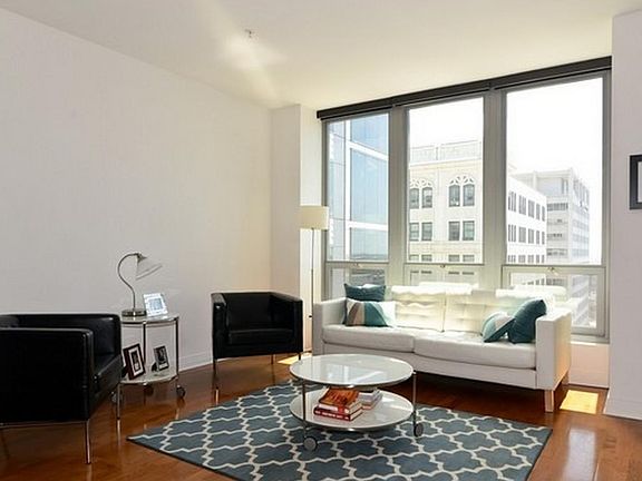 3rd image of 565 W Quincy St Unit 701