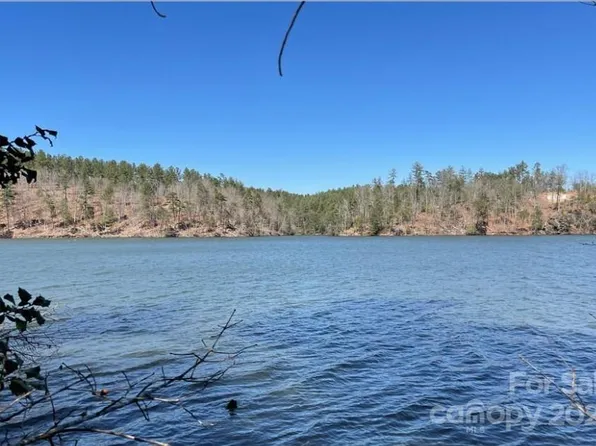 202 Pier Point Dr, Connelly Springs, NC 28612