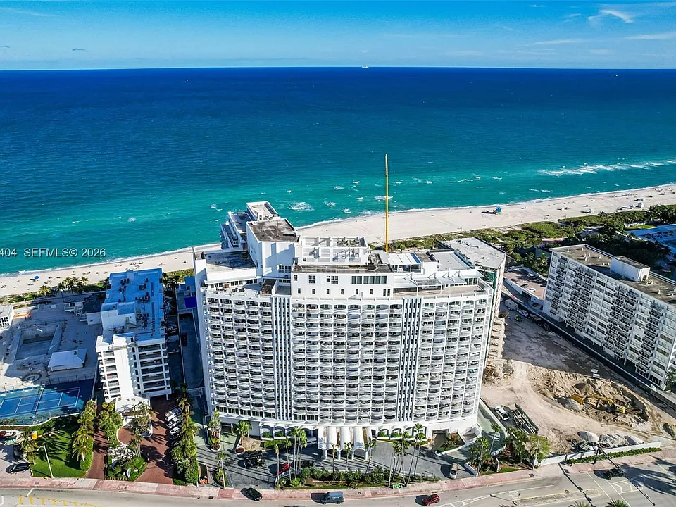 5401 Collins Ave #813