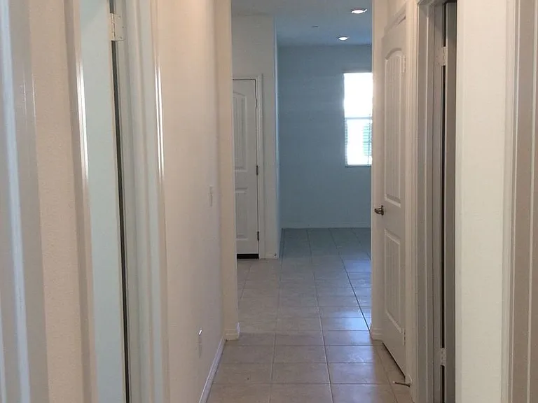 Valencia 26389 Unit 1-2 — Photo 12