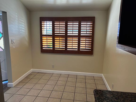 4th image of 13821 Hawthorne Way APT A