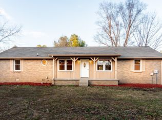 908 Murphy Dr, Pleasant View, TN 37146