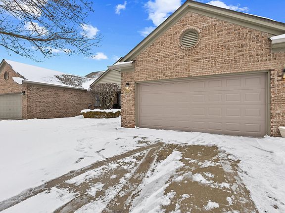 3rd image of 4453 Thornwood Ct