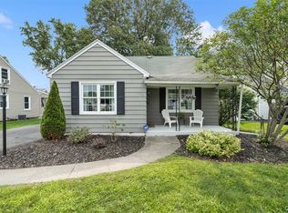 118 Maple Ln, North Syracuse, NY 13212
