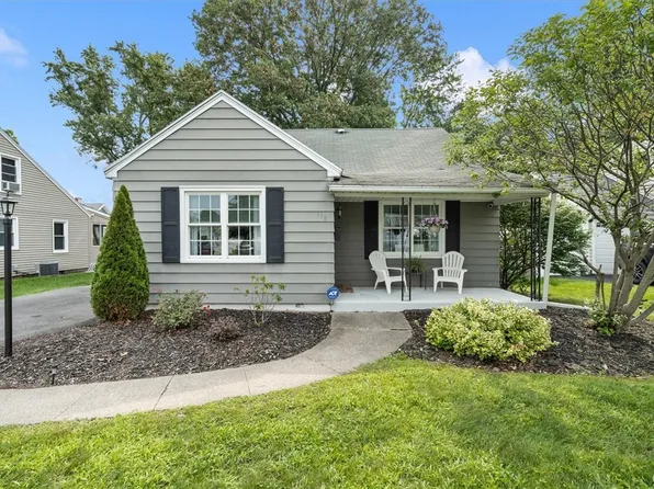 118 Maple Ln, North Syracuse, NY 13212