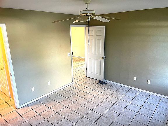 4th image of 906 Tate St