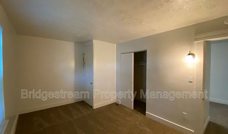 14 Nassau St — Photo 12