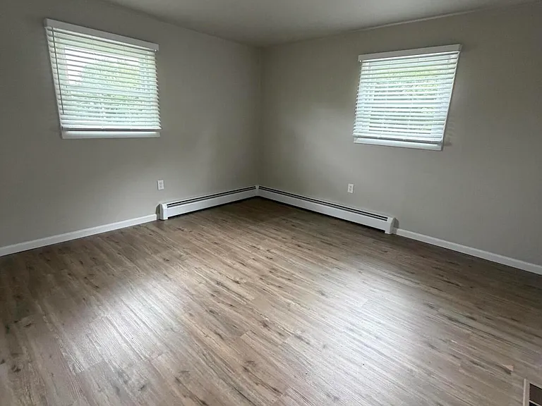 311 Betty St — Photo 9
