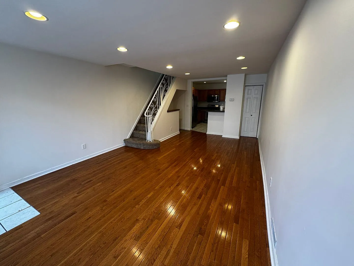 Updated Rowhome in South Philly — Photo 2