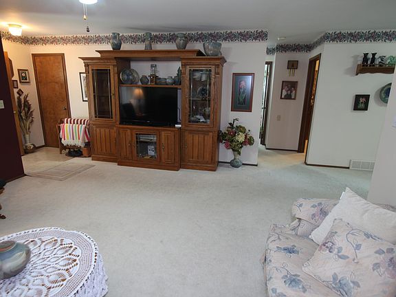 5th image of 506 E Linden St