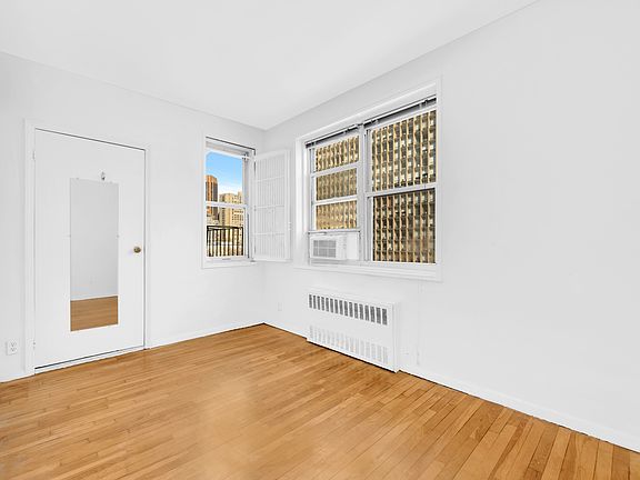 4th image of 350 E 30th St #6VW