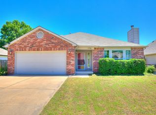 1701 S Narcissus Pl, Broken Arrow, OK 74012