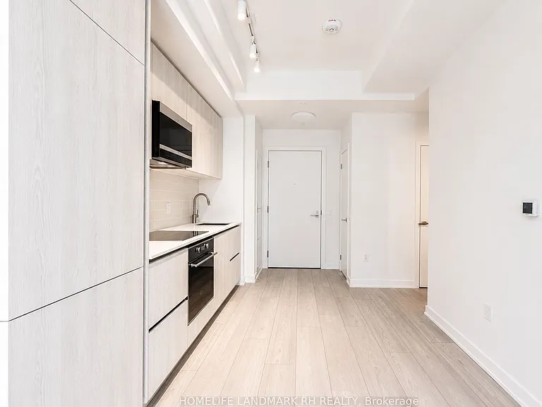 120 Broadway Ave #LPH06 — Photo 7
