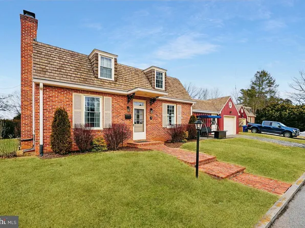 7 Academy Ct, Berryville, VA 22611