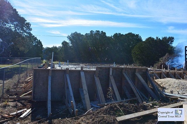 1st image of 314 Creekside Dr