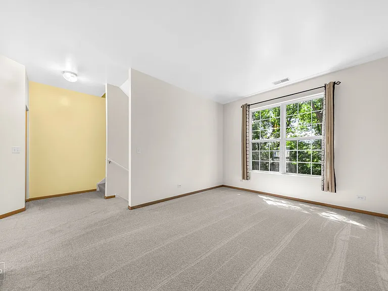 959 Ellsworth Dr — Photo 11