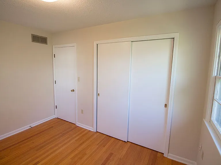 1207 White Oak Ln — Photo 21