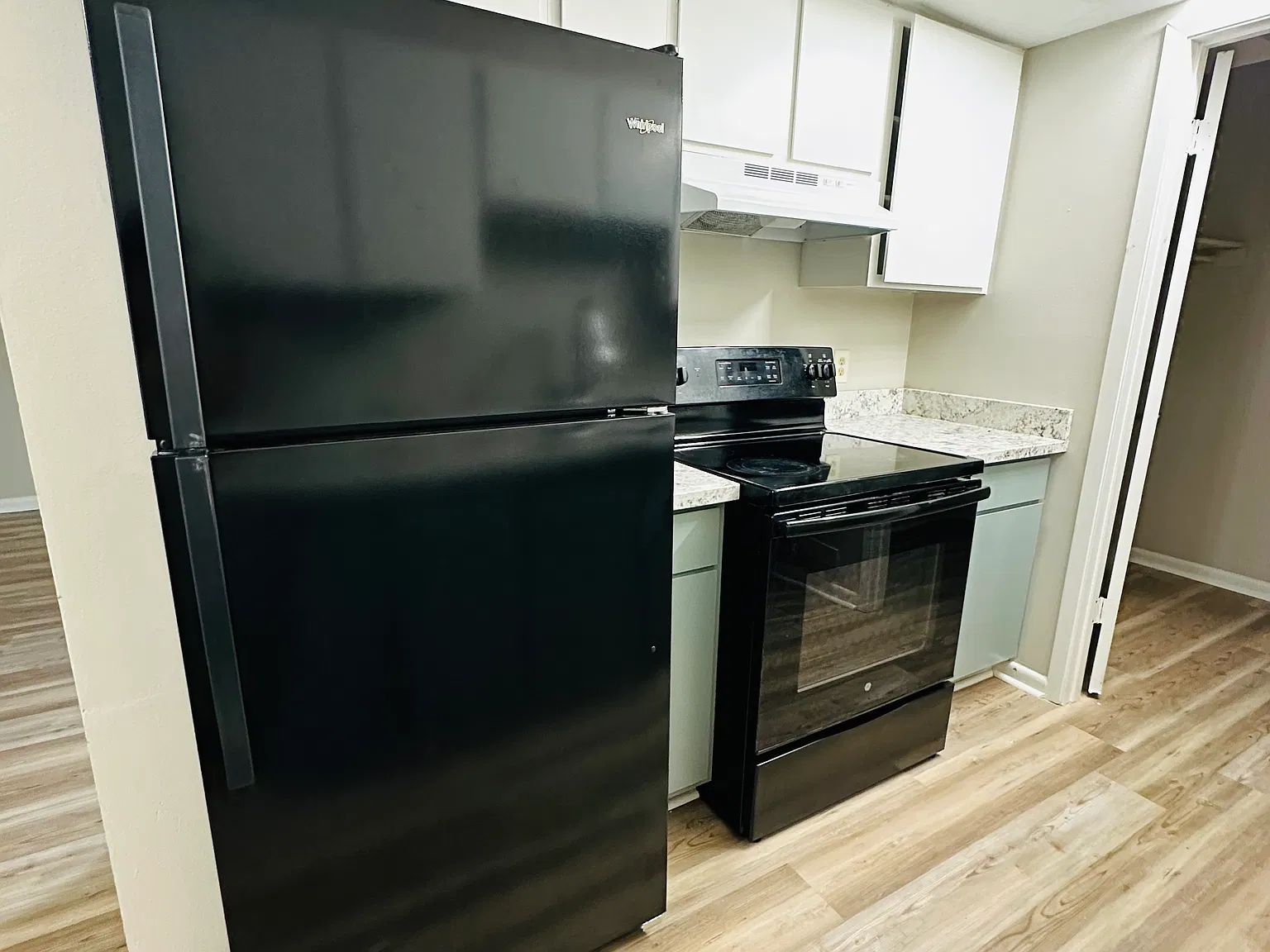 2 bed, 1.5 bath, 1000 sqft, $950 — Photo 4