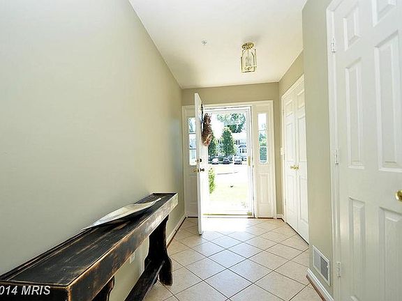 2nd image of 1609 Katheryne Village Sq