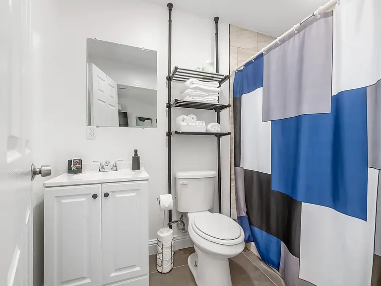 136 W Sierra Ave #2 — Photo 4
