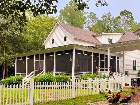 182 Rogers St, Hazlehurst, GA 31539