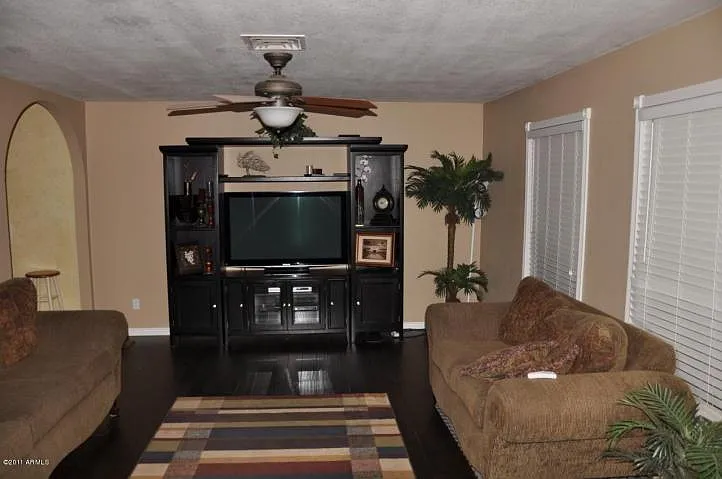 4621 W Gail Dr — Photo 4