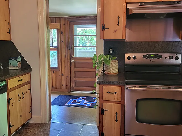 2030 Lakeshore Dr — Photo 10
